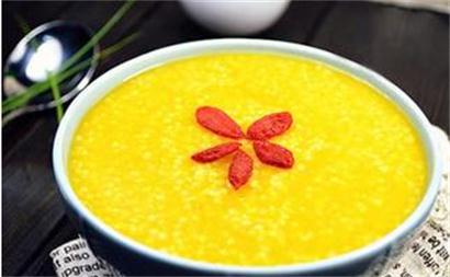 补血养胃！最便宜的“素食黄金”：小米南瓜粥